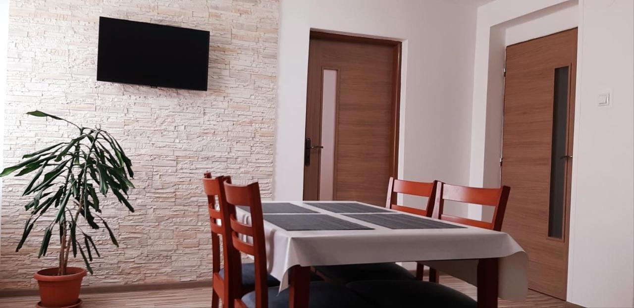 Apartmany Lucky 30 エクステリア 写真