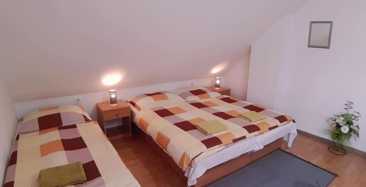 Apartmany Lucky 30 エクステリア 写真